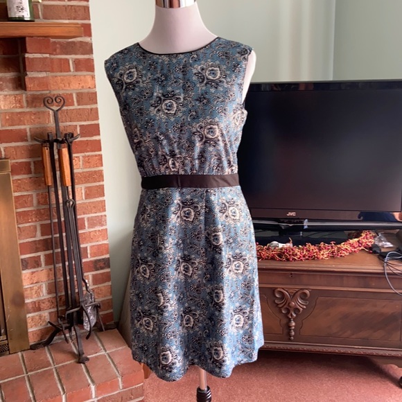 LOFT Dresses & Skirts - Ann Taylor Loft dress sleeveless size 4 summer